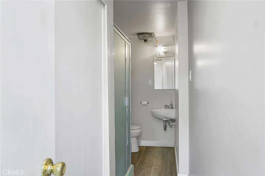 Additional image 65 of 2304 W Burbank Boulevard, Burbank, CA 91506