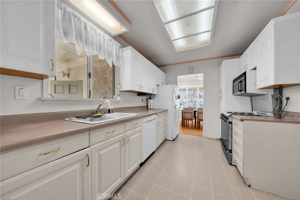 Additional image 14 of 5514 Bellflower Blvd, Lakewood, CA 90713