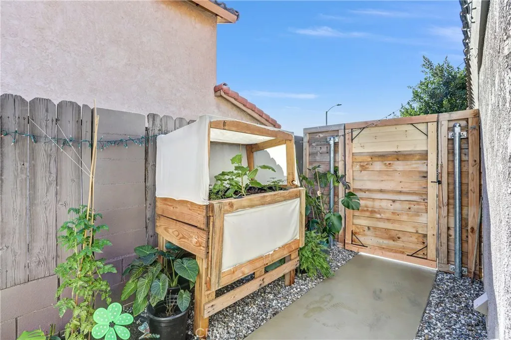 Additional image 36 of 1967 De Carmen Drive, Colton, CA 92324