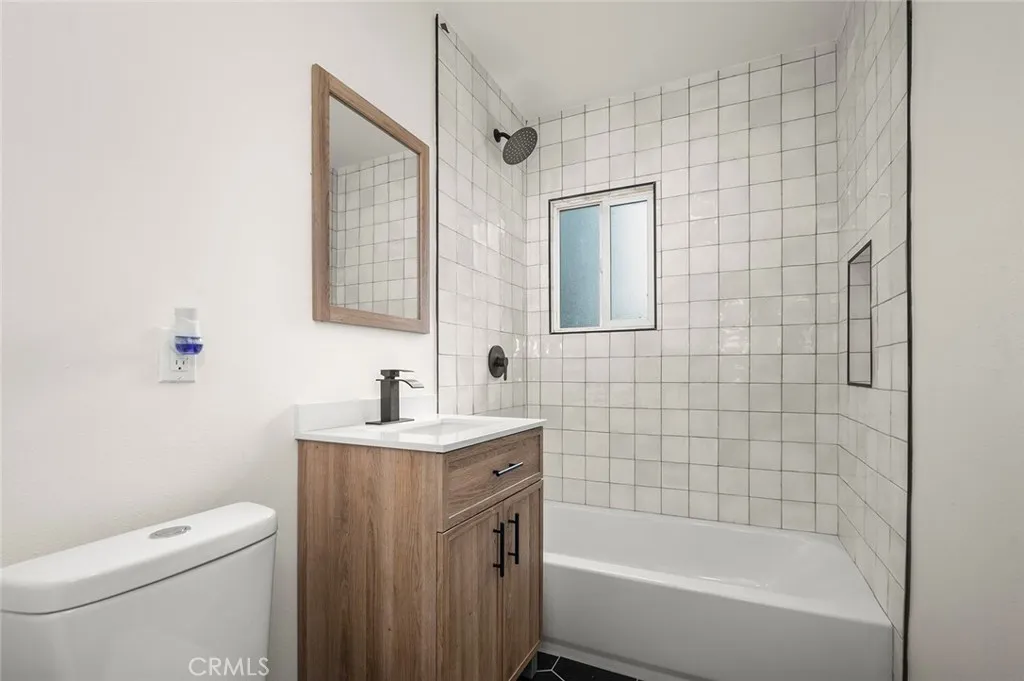 Additional image 65 of 924 W Almond Street, Compton, CA 90220