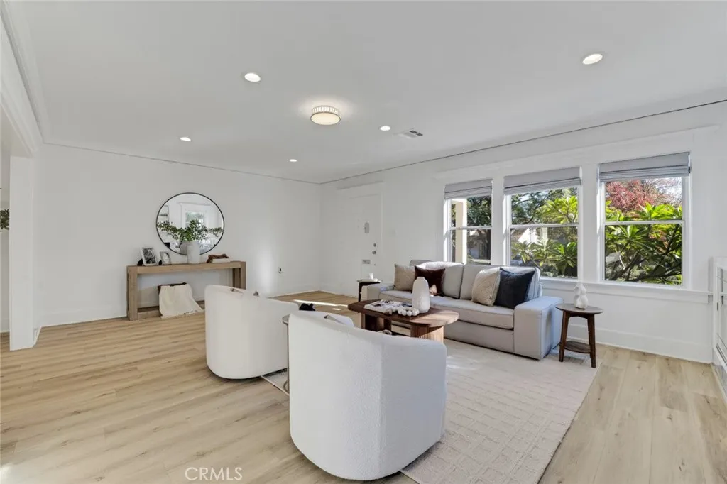 Additional image 45 of 337 N Beachwood Drive, Los Angeles, CA 90004