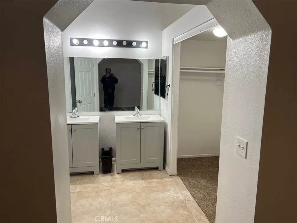 14260 Hillsborough Dr, Victorville, CA 92392