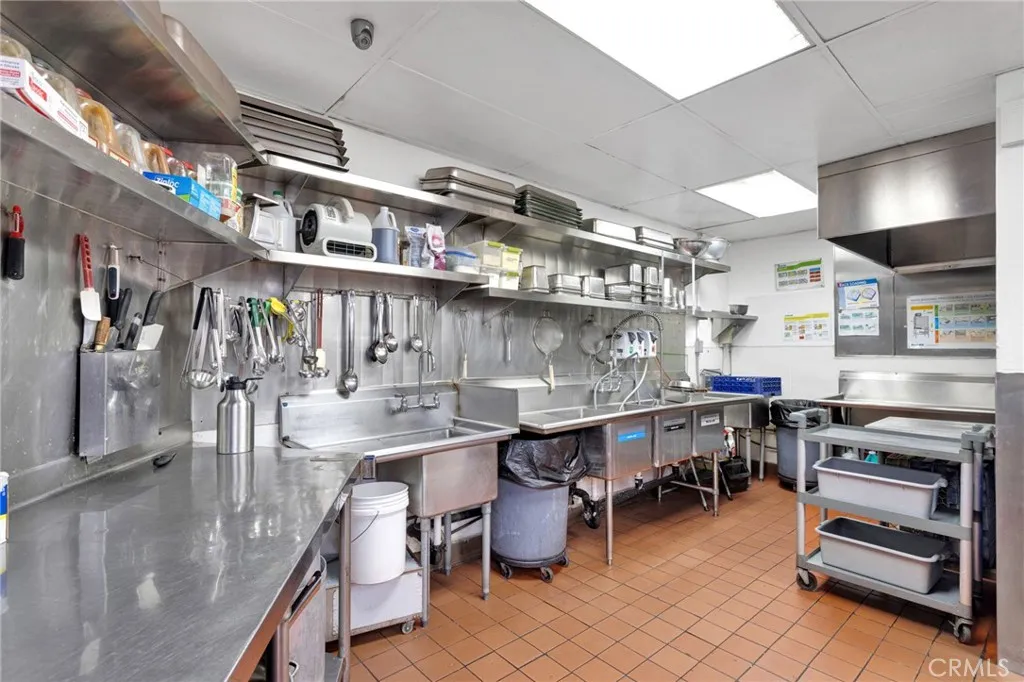 Additional image 18 of 14096 Green Tree Boulevard, Victorville, CA 92395