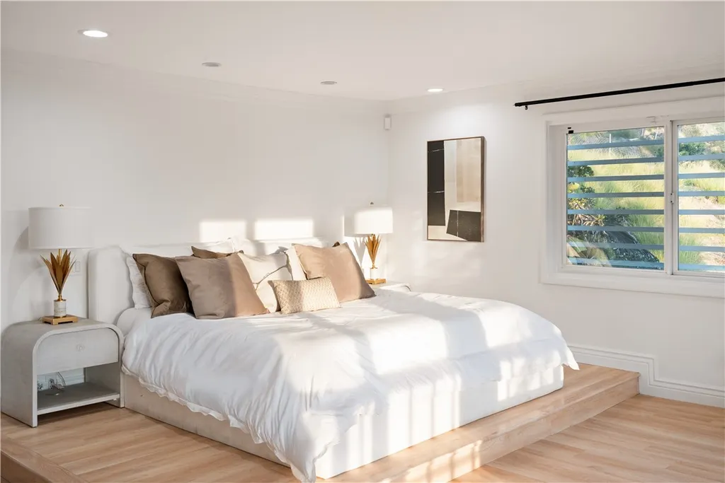 Additional image 28 of 2019 Sunset Plaza Drive, Los Angeles, CA 90069