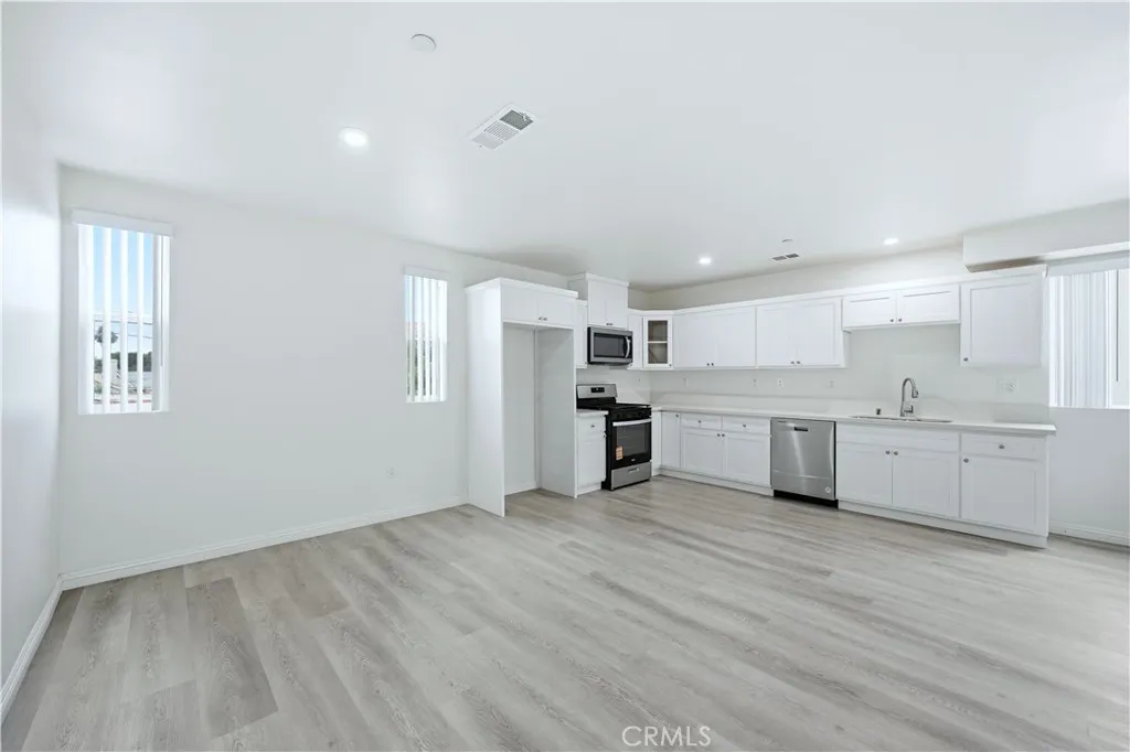 Additional image 50 of 6919 S Menlo, Los Angeles, CA 90044