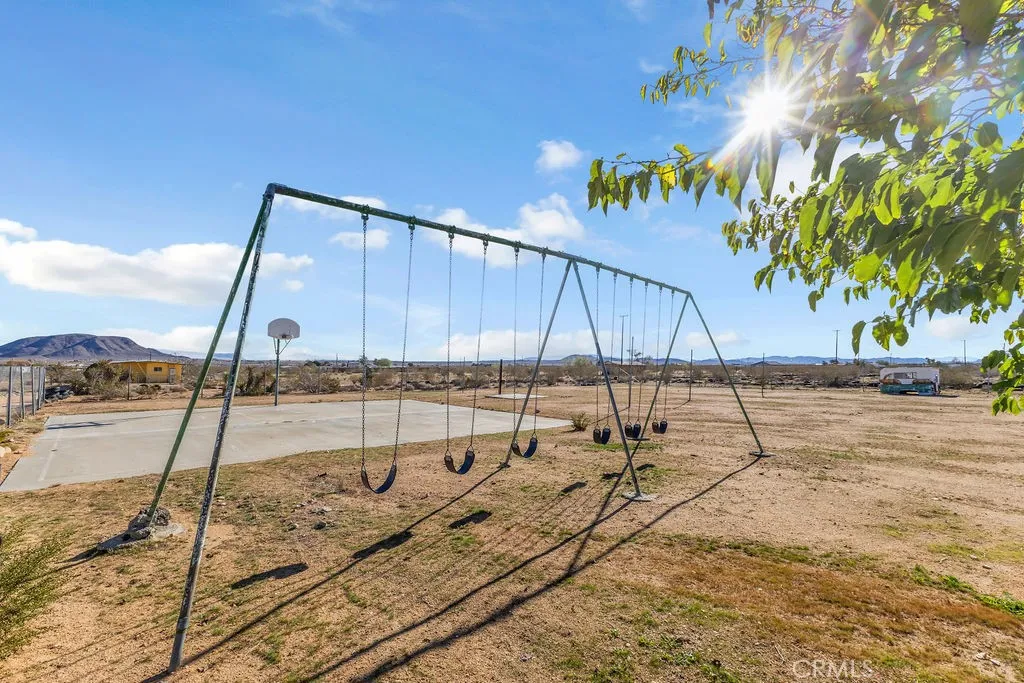 Additional image 4 of 1998 Cambria Avenue, Landers, CA 92285