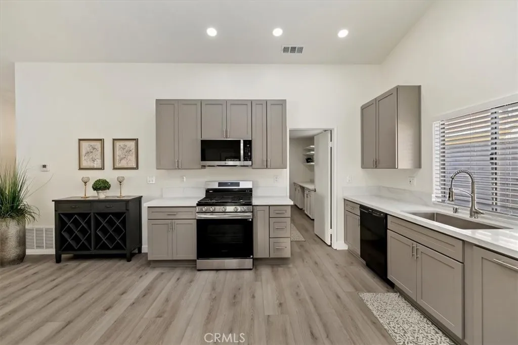 Additional image 64 of 934 Gail Ave, Redlands, CA 92374