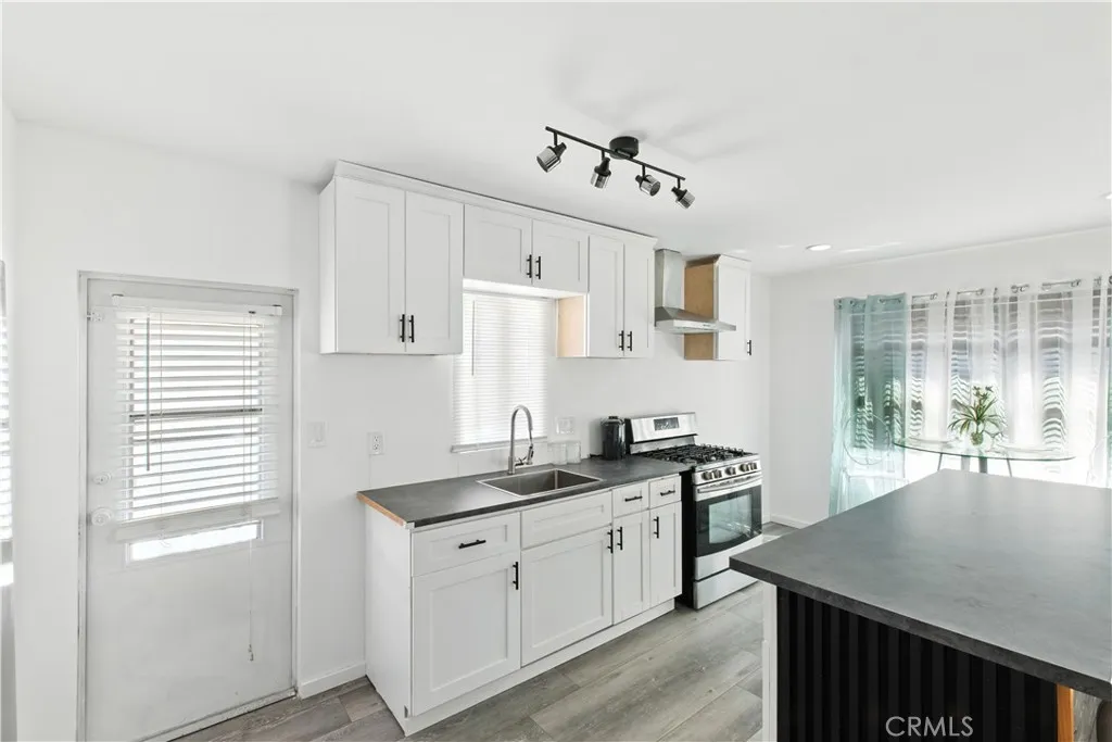 Additional image 5 of 1900 Artesia Blvd Unit 4, Torrance, CA 90504