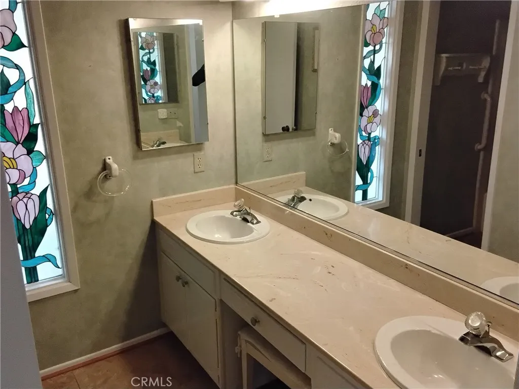 Additional image 18 of 980 Country Club Dr, Riverside, CA 92506