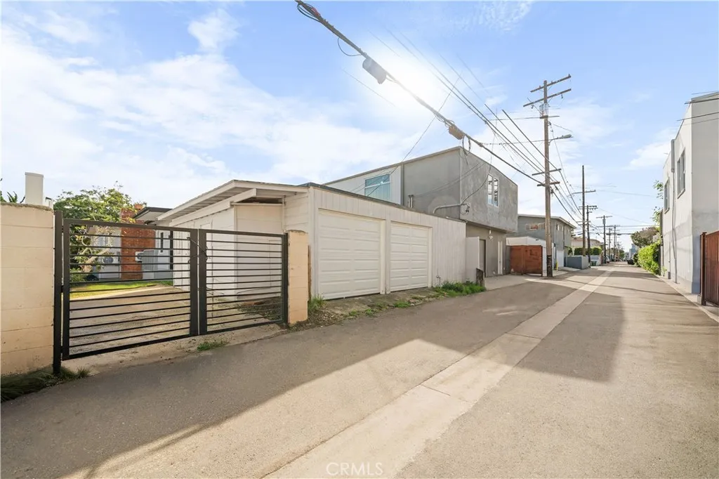 Additional image 76 of 713 Flower Ave, Venice, CA 90291