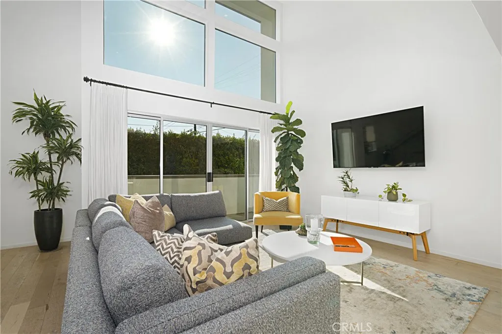 Additional image 8 of 5409 W Wilshire Vista Lane, Los Angeles, CA 90019