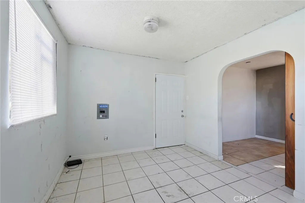 Additional image 8 of 1128 7th St, San Fernando, CA 91340