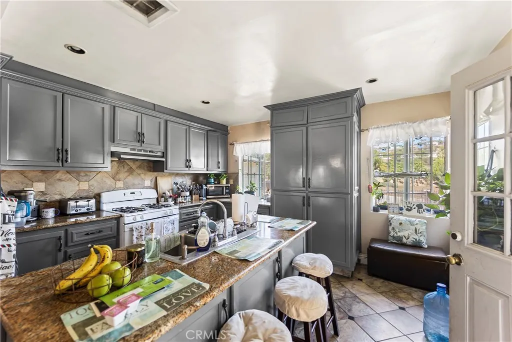 Additional image 17 of 822 Corona Ave, Corona, CA 92879