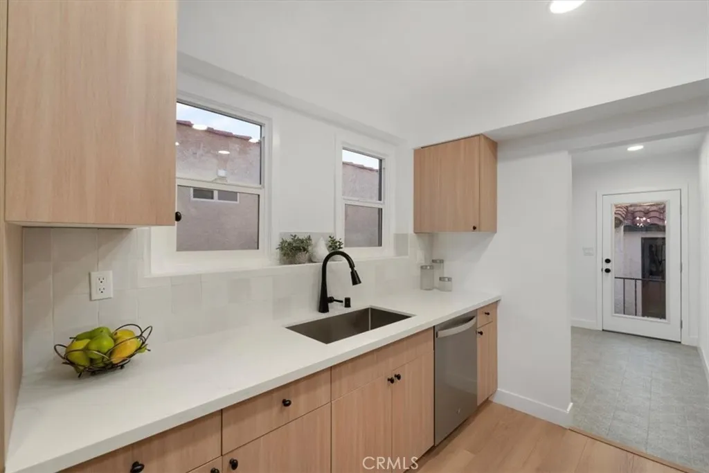 Additional image 14 of 3905 Roxton Avenue, Los Angeles, CA 90008