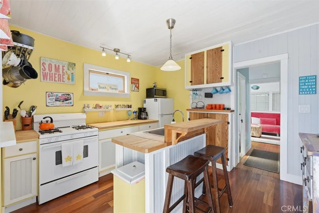 Additional image 41 of 222 S Broadway Ave, Redondo Beach, CA 90277