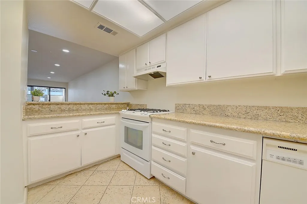 Additional image 14 of 1903 Temple Ave Unit 104, Signal Hill, CA 90755