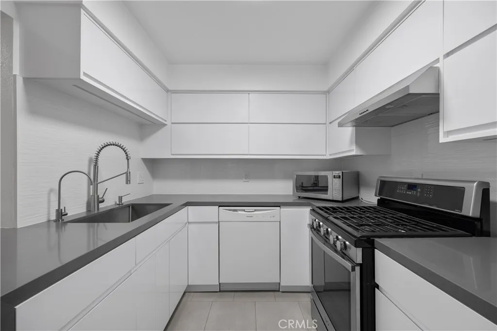 Additional image 11 of 14960 Victory Unit 102, Van Nuys, CA 91411