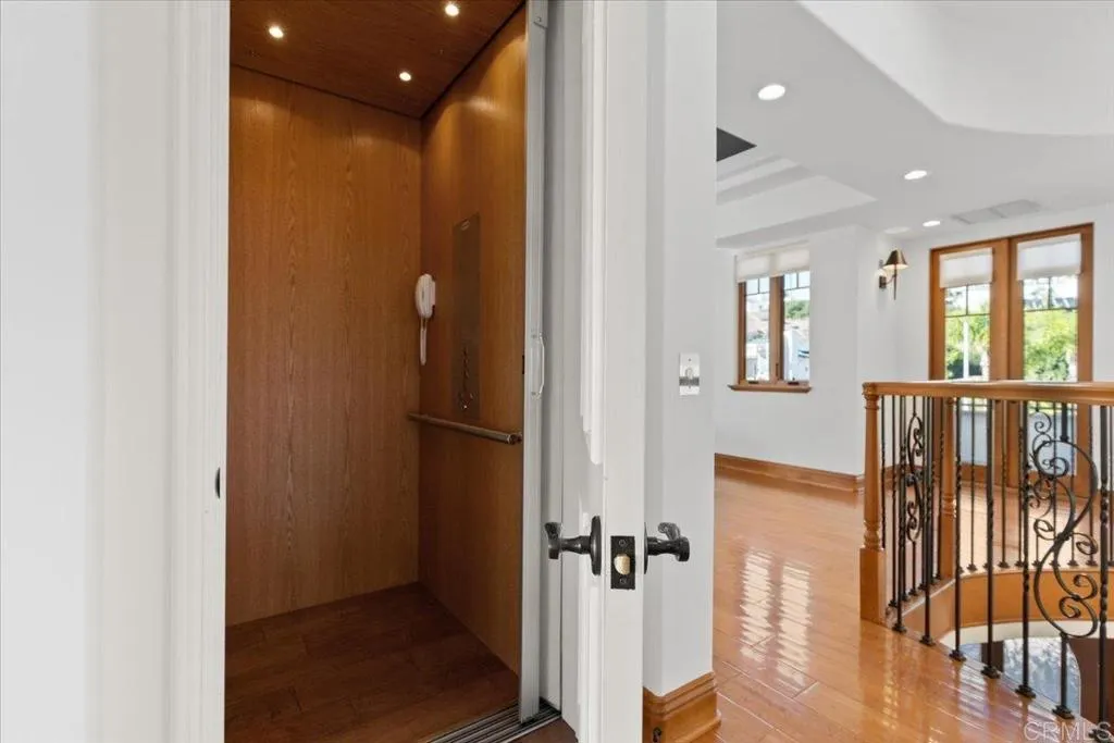 Additional image 106 of 1045 Van Nuys Street, San Diego, CA 92109