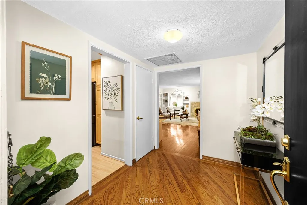 Additional image 5 of 924 S Orange Grove Blvd Unit D, Pasadena, CA 91105