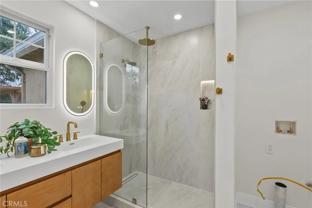 Additional image 32 of 2928 11th St, Los Angeles, CA 90018