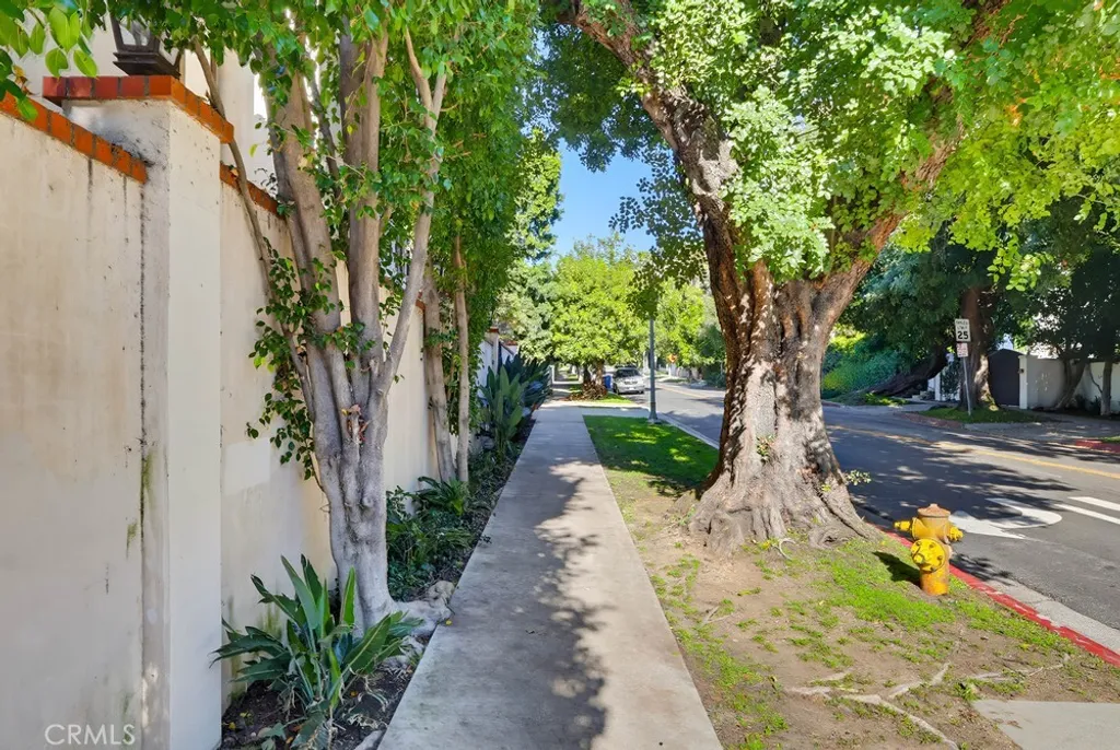 1805 Outpost Drive, Los Angeles, CA 90068