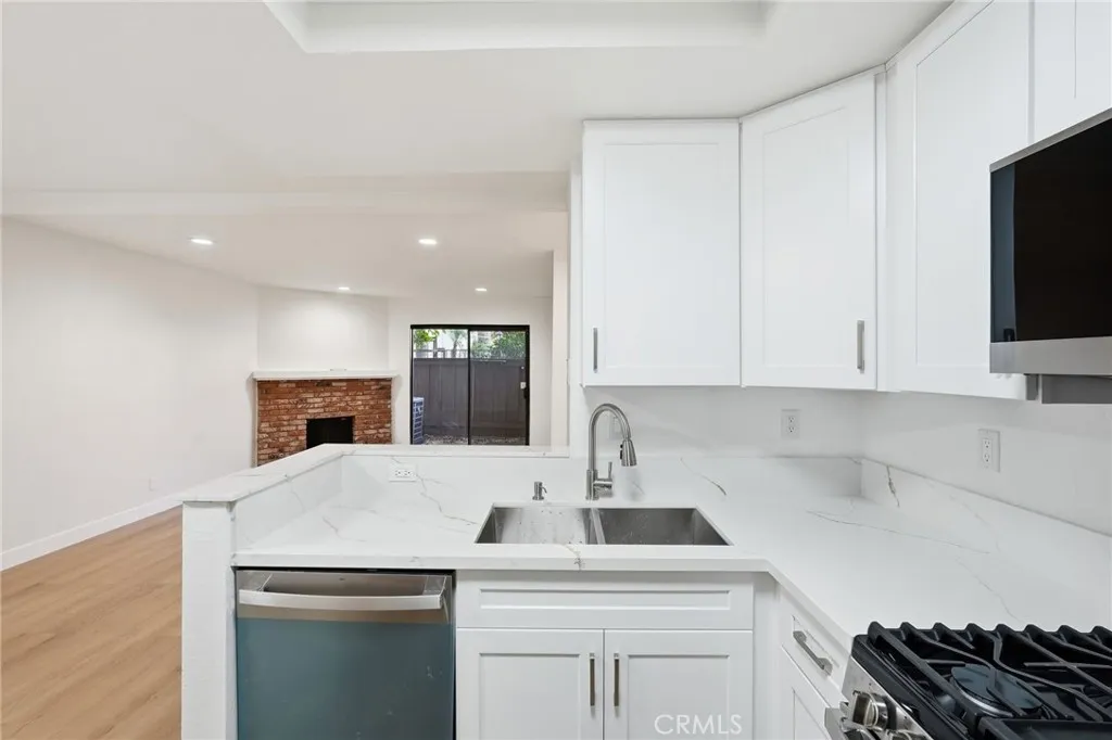 Additional image 14 of 15511 Sherman Way Unit 19, Van Nuys, CA 91406