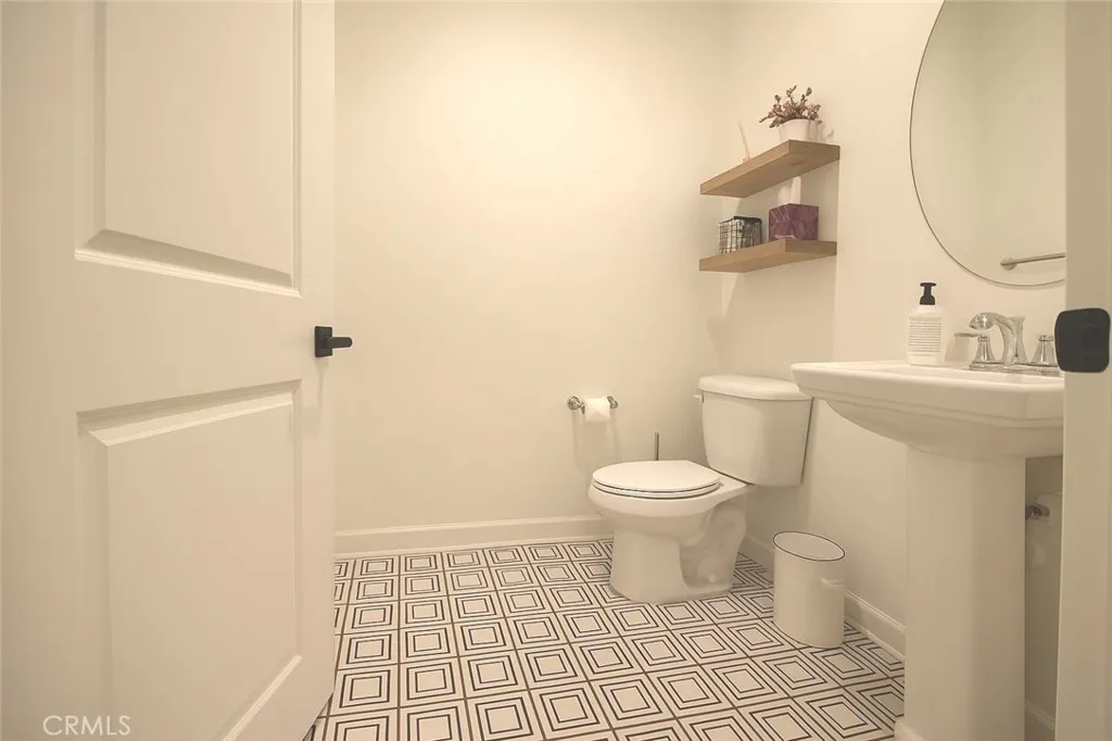 Additional image 22 of 279 Barnes Rd, Tustin, CA 92782