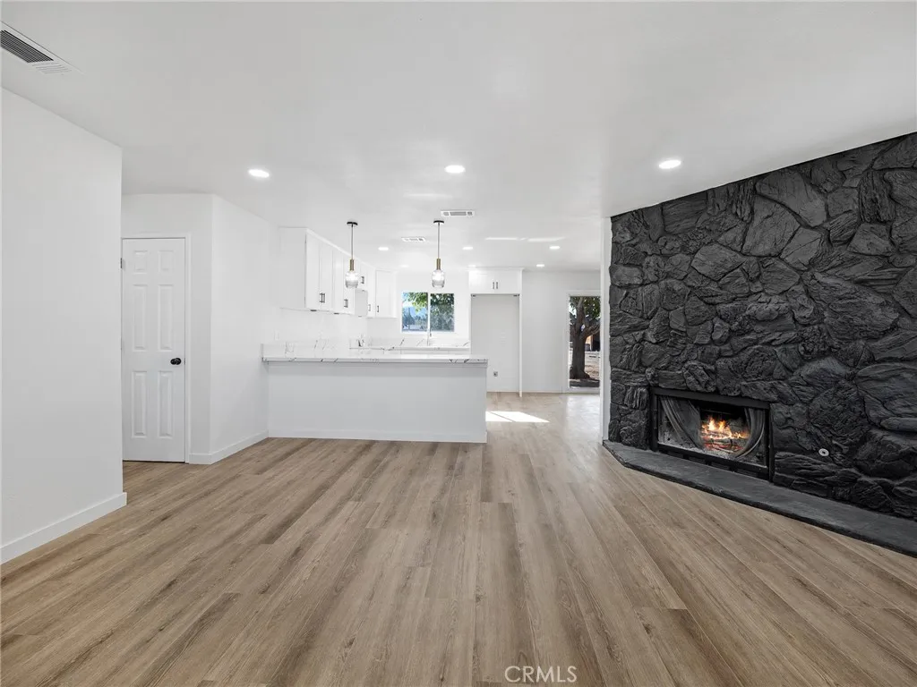 Additional image 10 of 21225 Lone Eagle Rd, Apple Valley, CA 92308