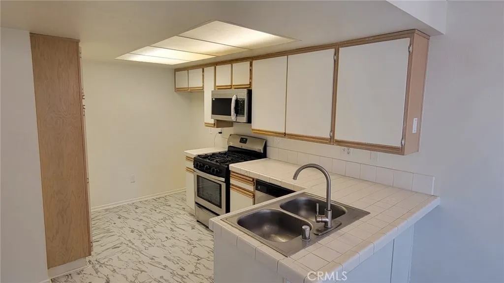 Additional image 6 of 44520 15th East St E Unit 11, Lancaster, CA 93535