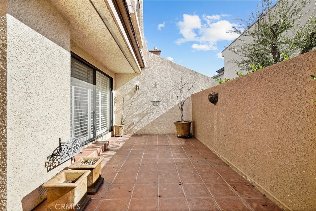 Additional image 30 of 18409 Collins Street Unit D, Tarzana, CA 91356