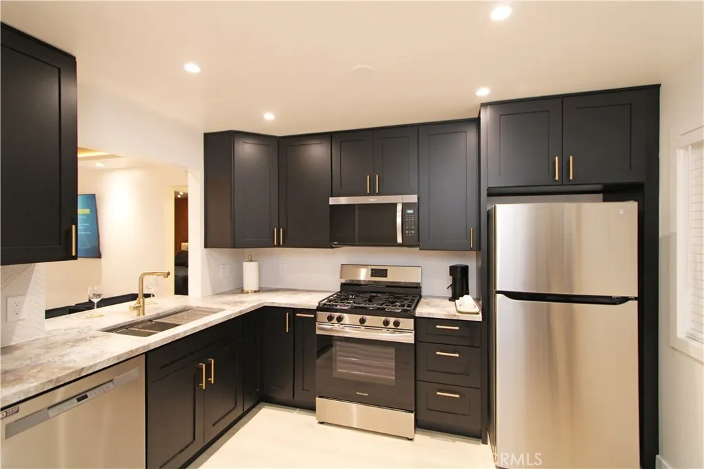 Additional image 7 of 1140 Pacific Ave Unit #7, Long Beach, CA 90813