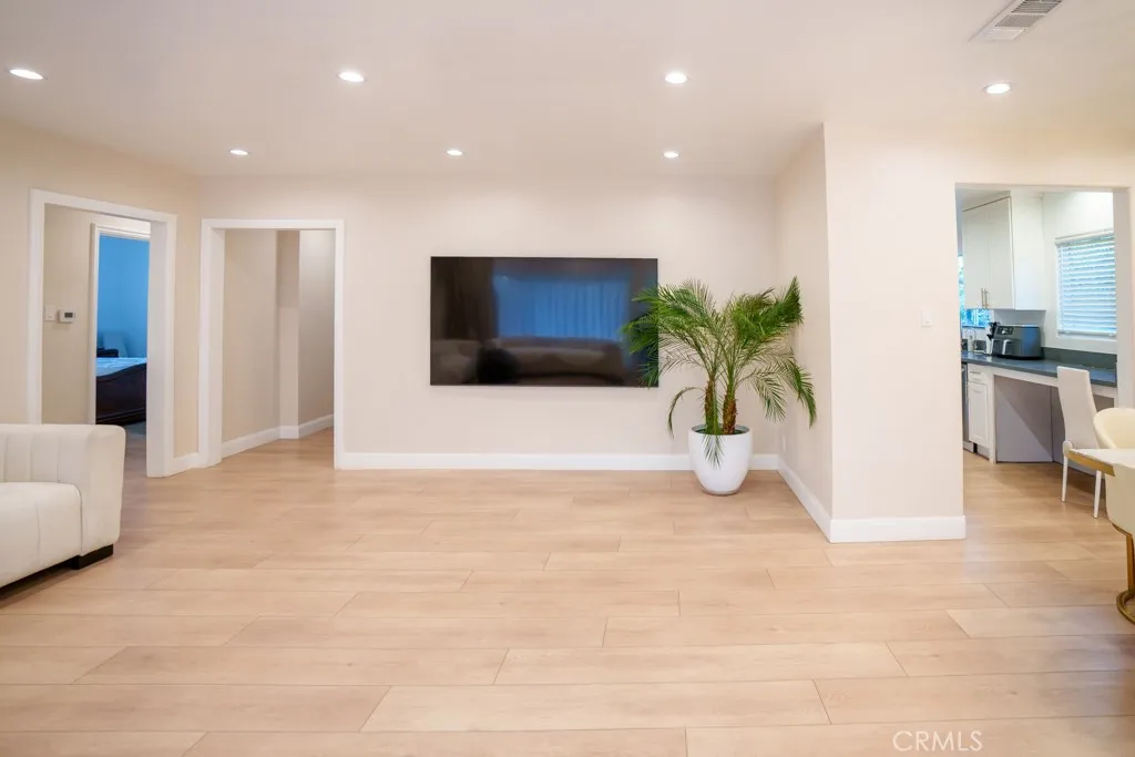 Additional image 29 of 15500 Chatsworth Street, , CA 91345