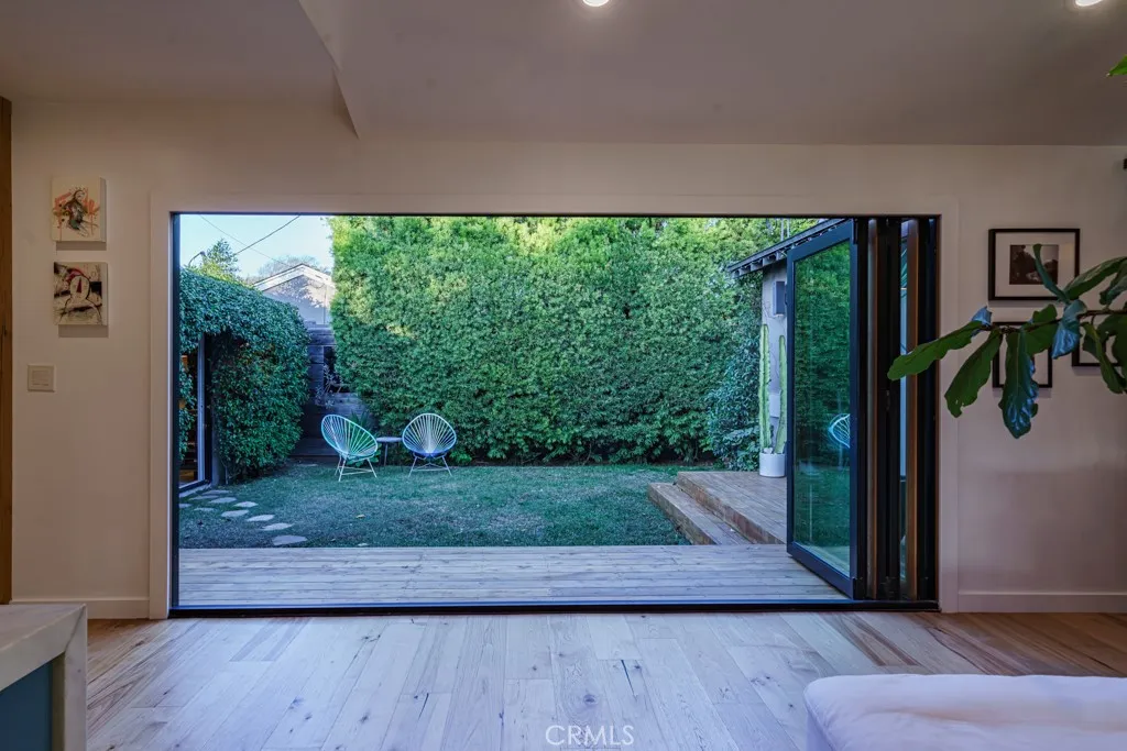 Additional image 105 of 704 Valita St, Venice, CA 90291