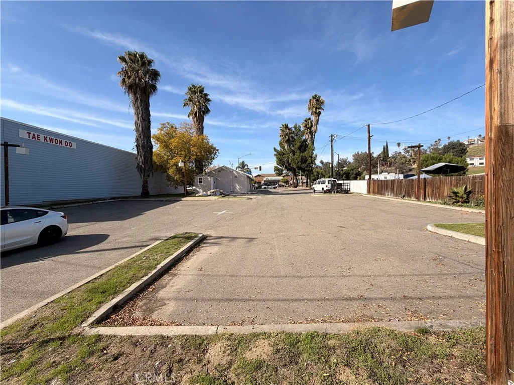 Additional image 8 of 30830 Riverside Drive, Lake Elsinore, CA 92530