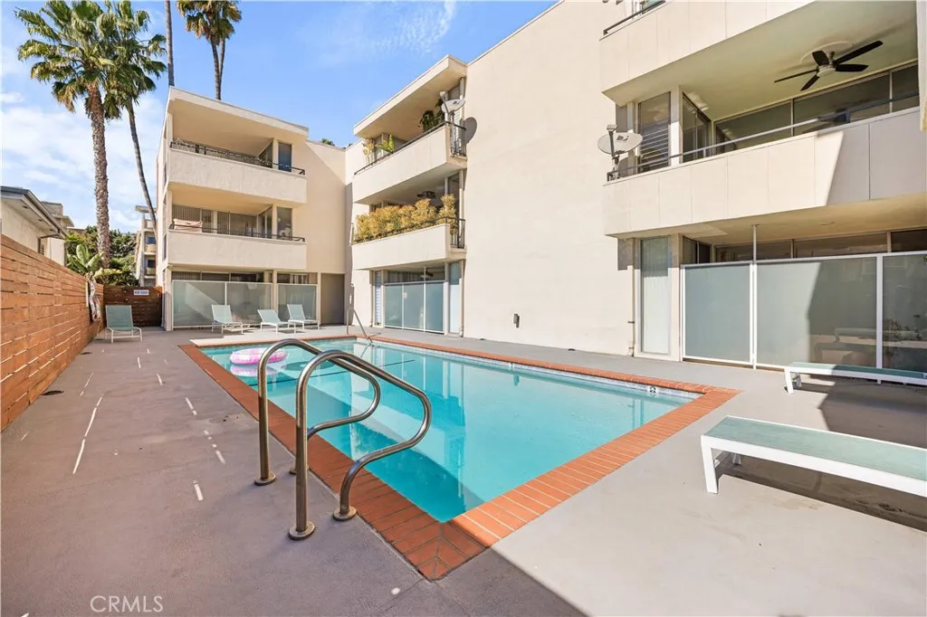 Additional image 34 of 1550 N Laurel Avenue N Unit 203, Los Angeles, CA 90046