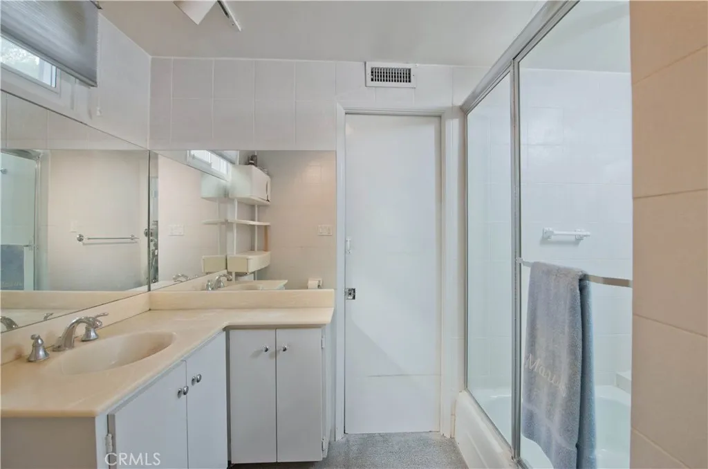 Additional image 44 of 19732 Henshaw, Woodland Hills, CA 91364