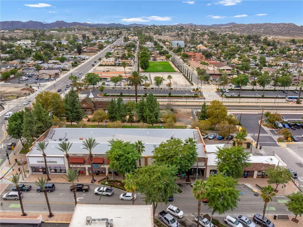 Additional image 12 of 318 S D St, Perris, CA 92570