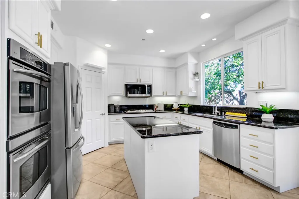 Additional image 46 of 15562 Sicily Lane, Fontana, CA 92336