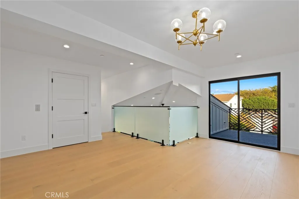 Additional image 14 of 110 S Irena Avenue Unit B, Redondo Beach, CA 90277