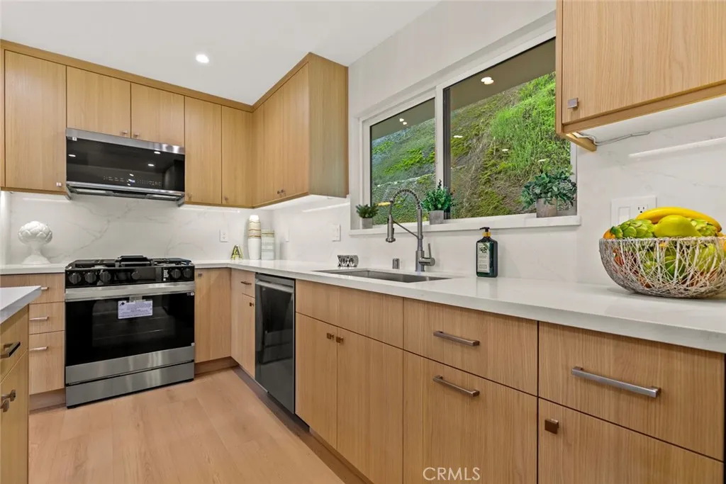 Additional image 96 of 981 Glen Oaks Blvd, Pasadena, CA 91105