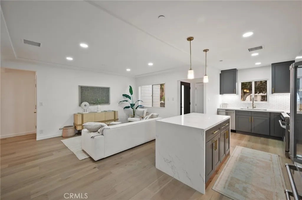 Additional image 11 of 14328 Emelita Street, Sherman Oaks, CA 91401