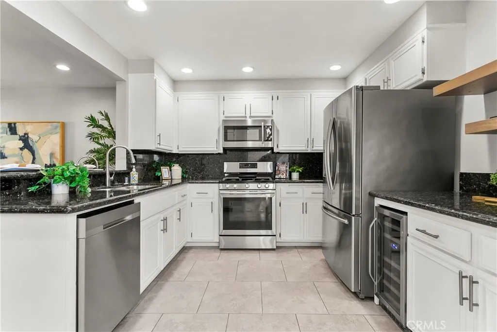 Additional image 8 of 21066 Poolside Ln, Huntington Beach, CA 92648