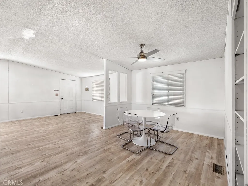 Additional image 16 of 22020 Nisqually Rd Unit 11, Apple Valley, CA 92308