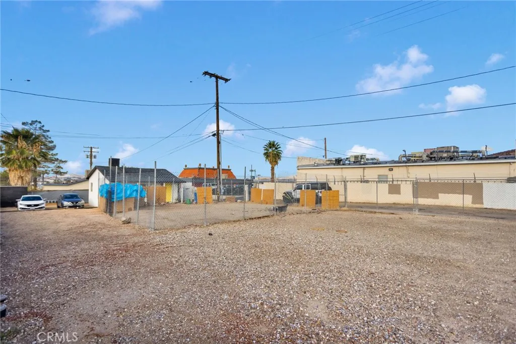 Additional image 25 of 112 May Ave, Barstow, CA 92301