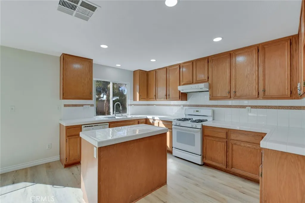 Additional image 13 of 5244 Holstein St, Jurupa Valley, CA 92509