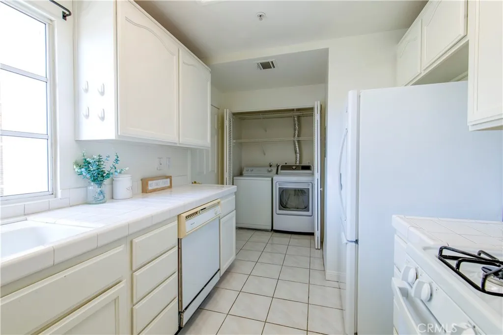 Additional image 40 of 372 S Marengo Avenue Unit 108, Pasadena, CA 91101