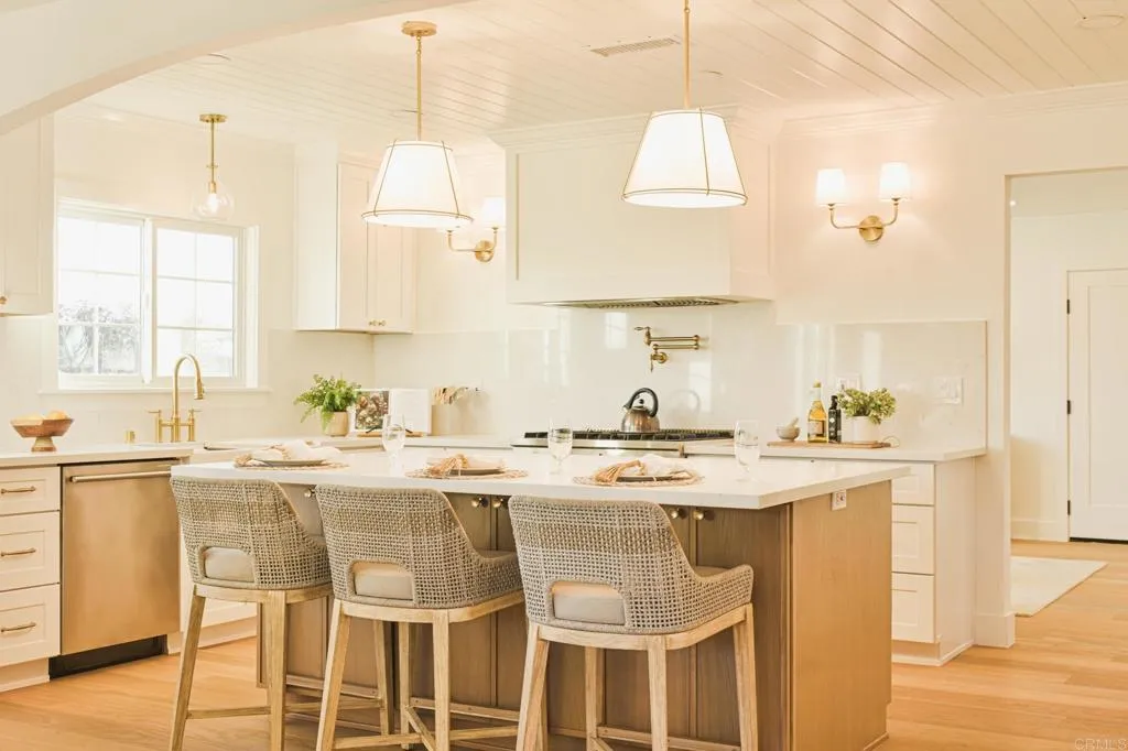 Additional image 12 of 1045 Tarento Drive, San Diego, CA 92107