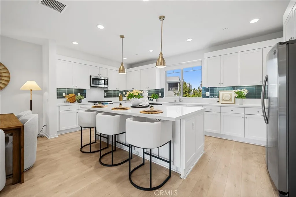 Additional image 17 of 115 Episode, Irvine, CA 92618