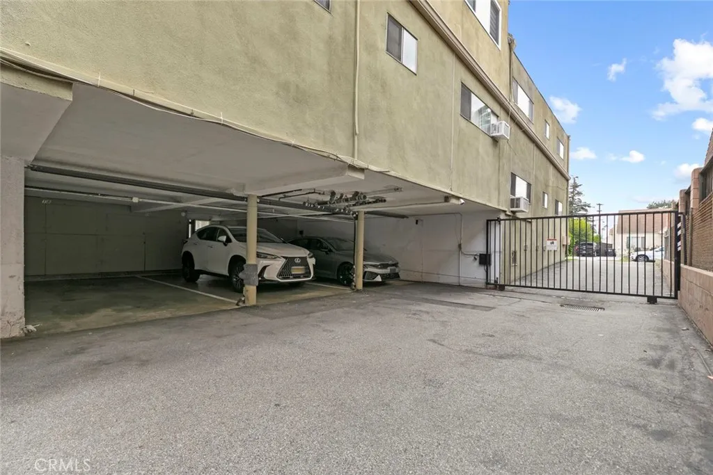 Additional image 91 of 587 South St Unit 18, Glendale, CA 91202