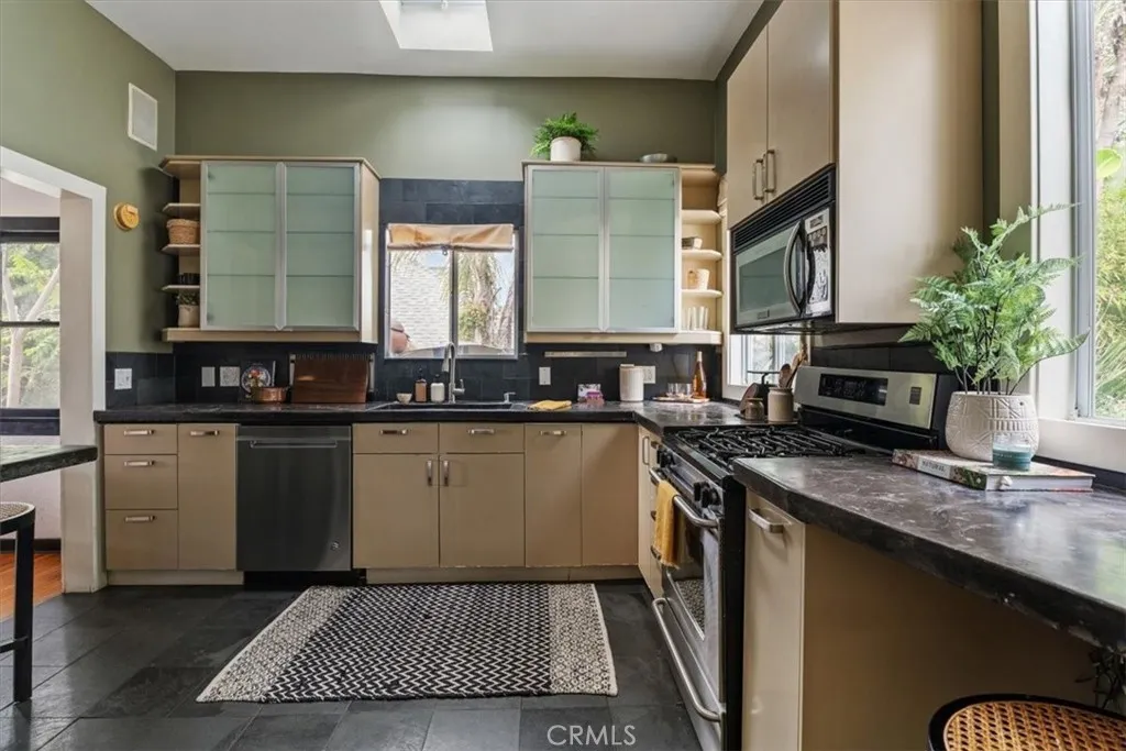 Additional image 54 of 2123 Branden Street, Los Angeles, CA 90026